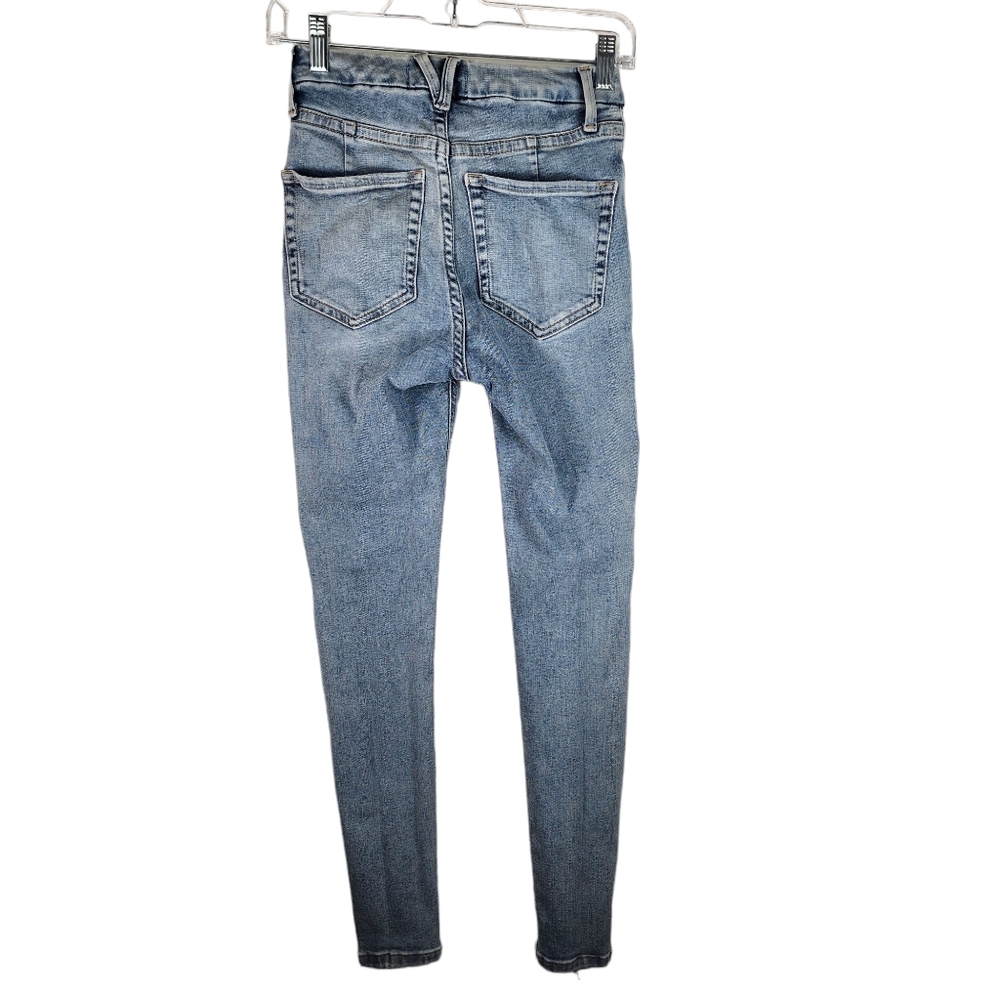 WE THE FREE Womens 25 High Rise Waisted Light Wash Denim Jeans Distressed Skinny - Picture 5 of 6